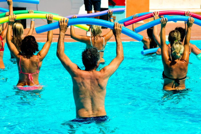 Activités dans la piscine